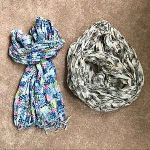 Lot of 2 floral scarves